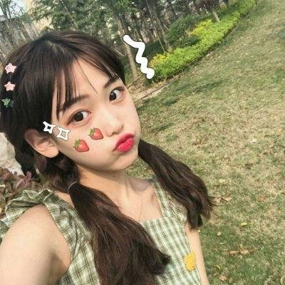 女孩舞步